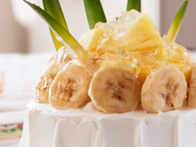 パイナップルとバナナのケーキ